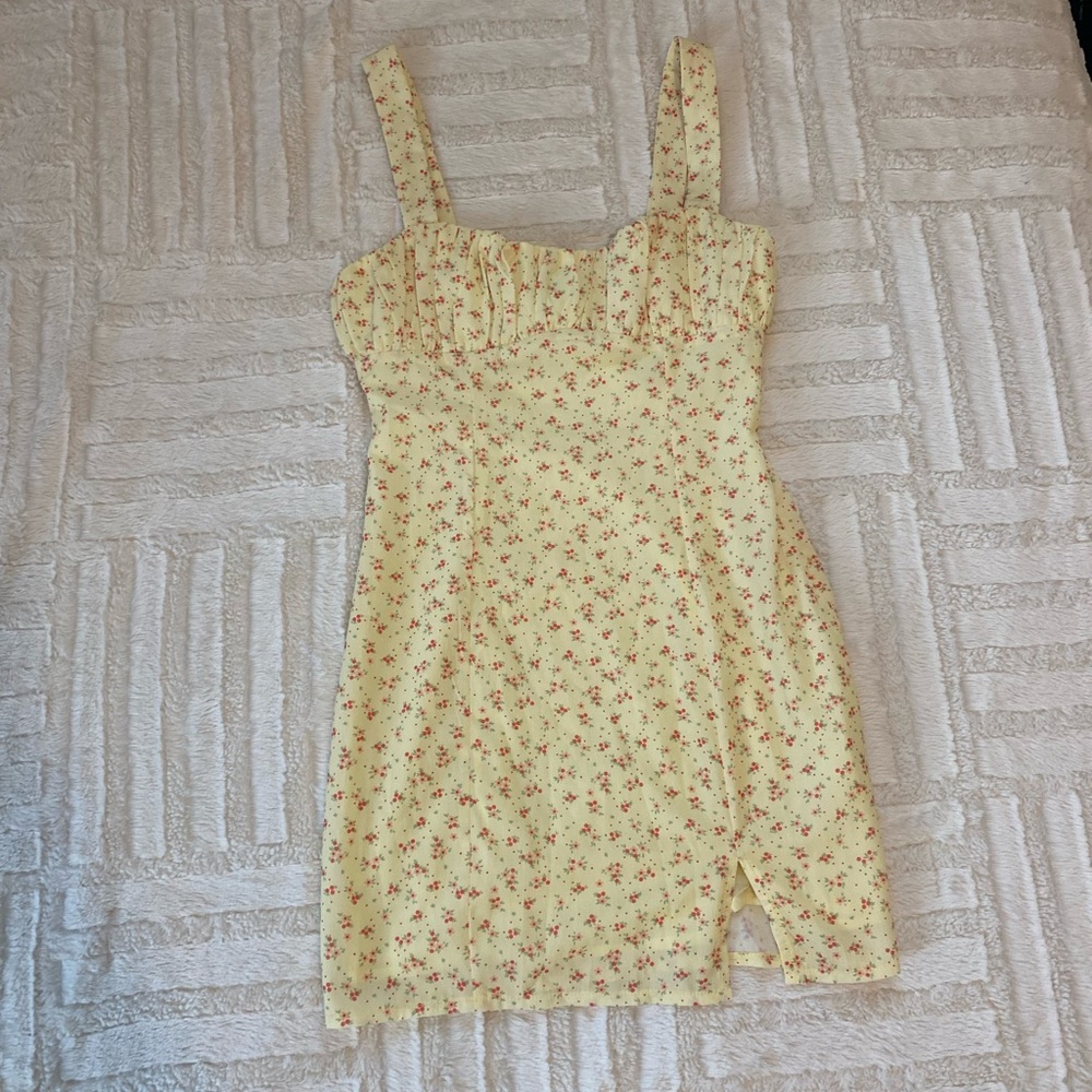 Princess Polly Yellow Floral Mini Dress
Size: US:4